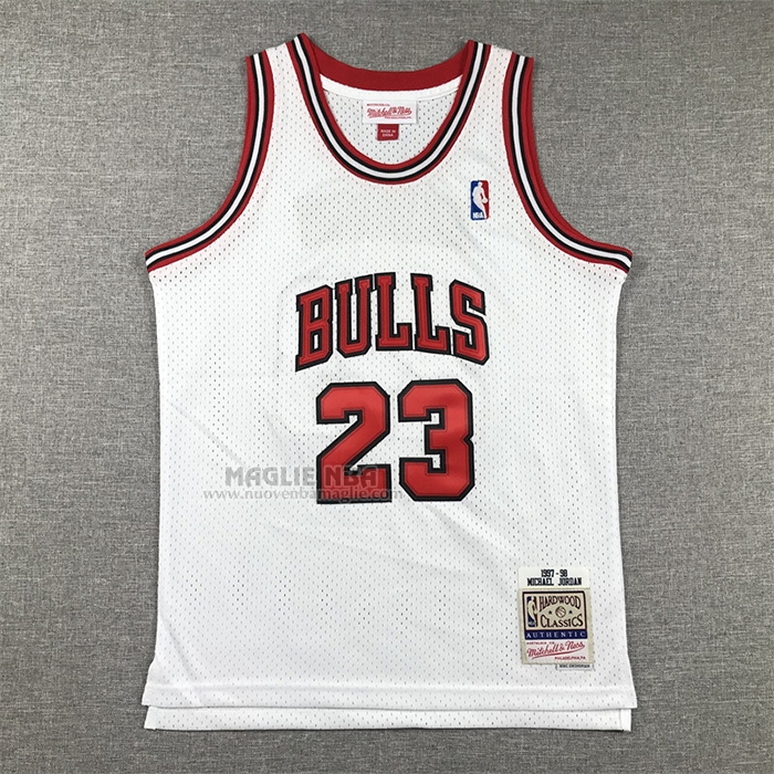 Maglia
 Michael Jordan NO 23 Bambino
 Chicago Bulls Mitchell & Ness 1997-98 Bianco
